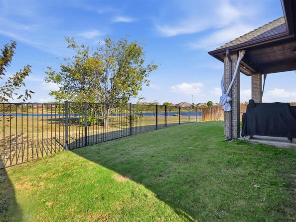 2313  Frosted Willow Lane , Fort Worth Texas 76177