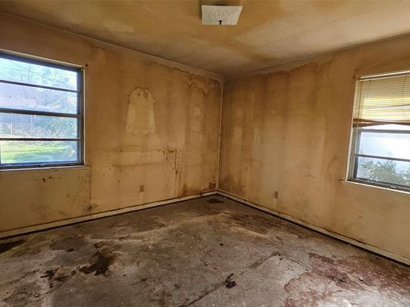 302 N Cottonwood Drive , Richardson Texas 75080