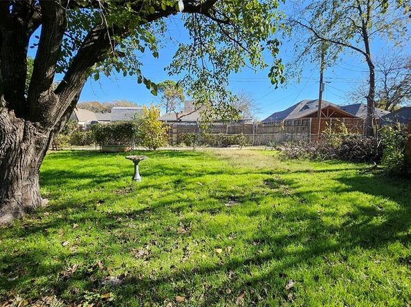 302 N Cottonwood Drive , Richardson Texas 75080