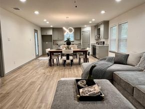 1438 E Waco Avenue , Dallas Texas 75216
