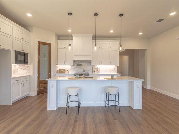 1444  Long Avenue , River Oaks Texas 76114