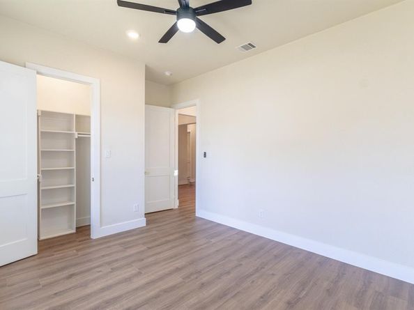 1444  Long Avenue , River Oaks Texas 76114