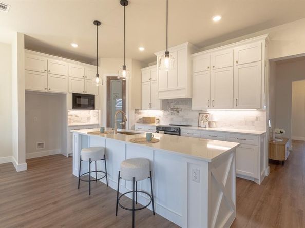 1444  Long Avenue , River Oaks Texas 76114