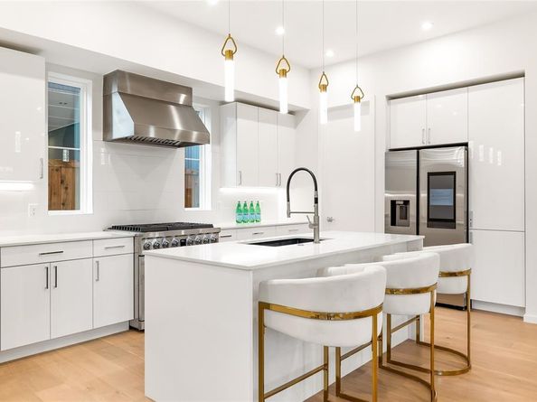 829  Nomas Street , Dallas Texas 75212