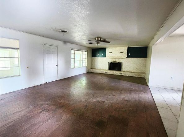 6585  Appian Way , Fort Worth Texas 76135