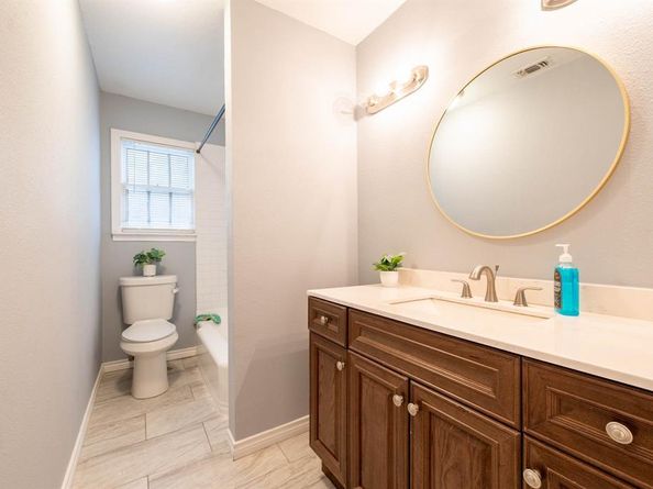 1301  Grand Avenue , Fort Worth Texas 76164