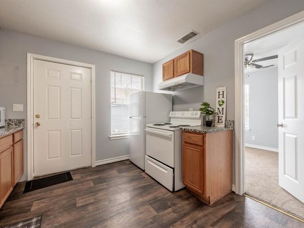 1301  Grand Avenue , Fort Worth Texas 76164