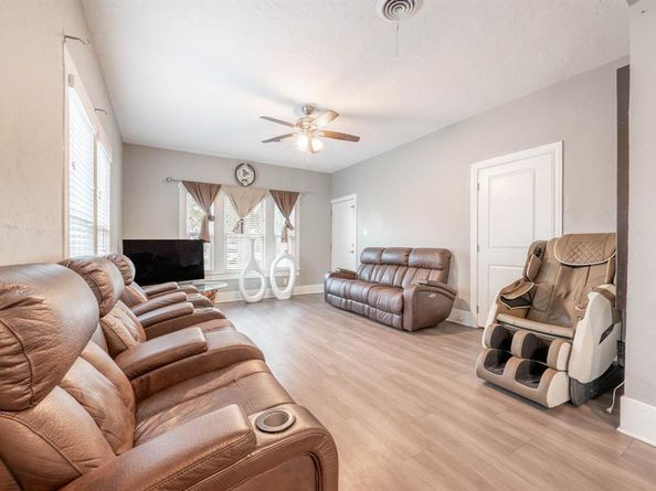 1301  Grand Avenue , Fort Worth Texas 76164