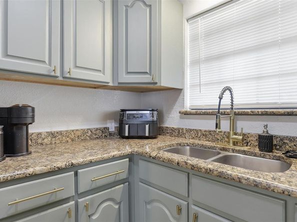 5368  Wonder Drive , Fort Worth Texas 76133