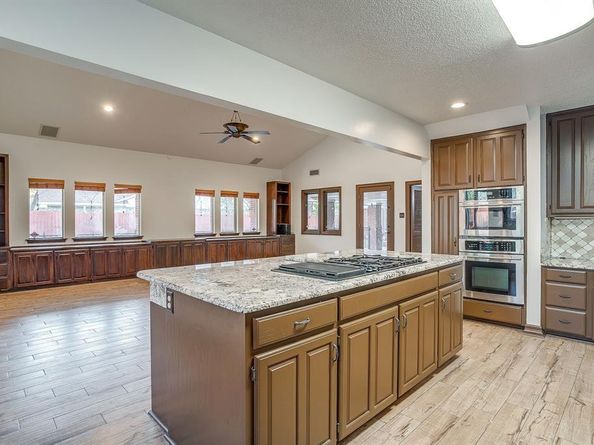 5800  End O Trail , Fort Worth Texas 76112