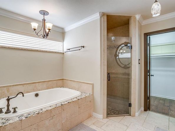 5800  End O Trail , Fort Worth Texas 76112