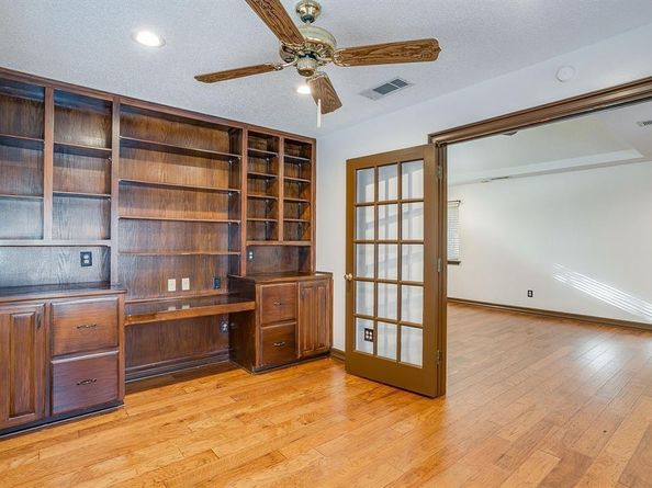 5800  End O Trail , Fort Worth Texas 76112