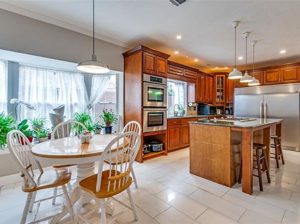 2204  Yaupon Drive , Irving Texas 75063