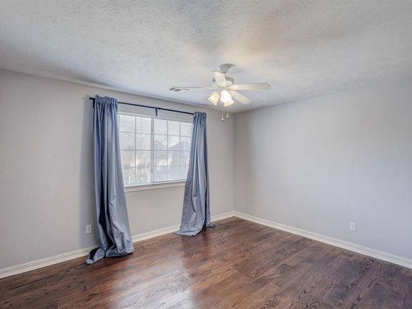 2204  Yaupon Drive , Irving Texas 75063