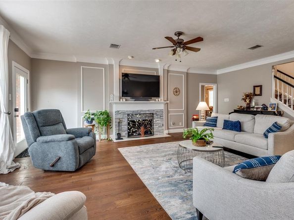 2204  Yaupon Drive , Irving Texas 75063