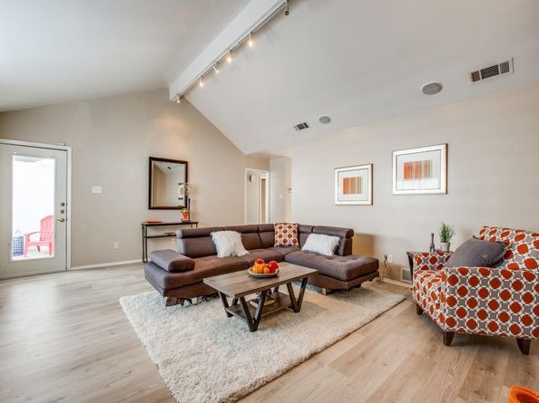 10440  Pagewood Drive , Dallas Texas 75230