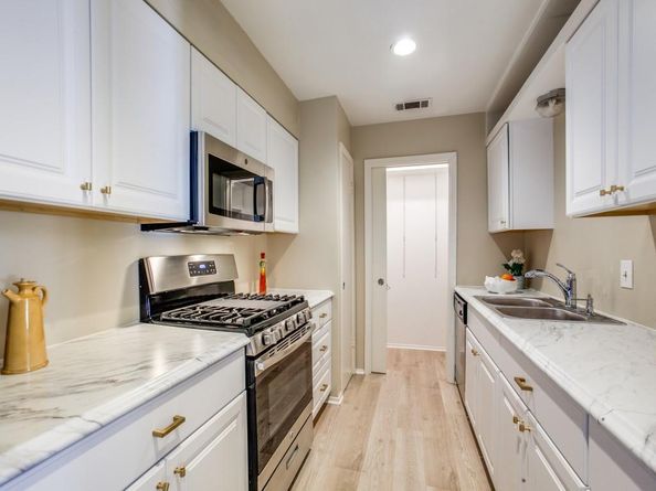 10440  Pagewood Drive , Dallas Texas 75230