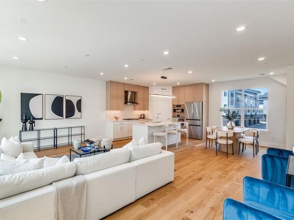 3940  Spring Valley Road  2, Farmers Branch Texas 75219