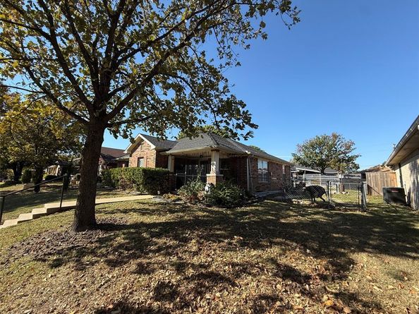 2711  Lucile Herrin  , Dallas Texas 75227