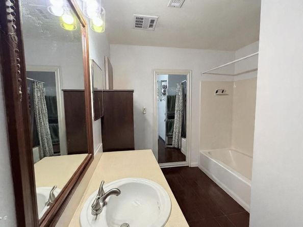 2711  Lucile Herrin  , Dallas Texas 75227