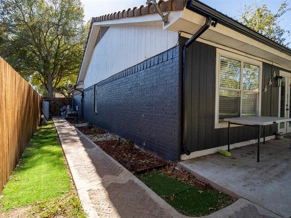 203  Lemon Drive , Arlington Texas 76018