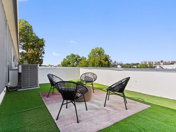 5810  Hudson Street , Dallas Texas 75206