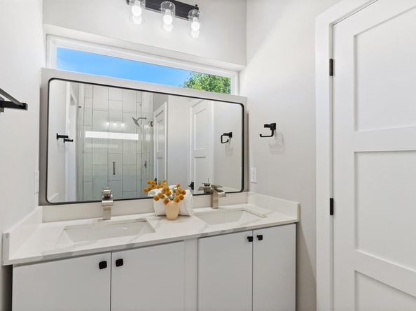 5810  Hudson Street , Dallas Texas 75206