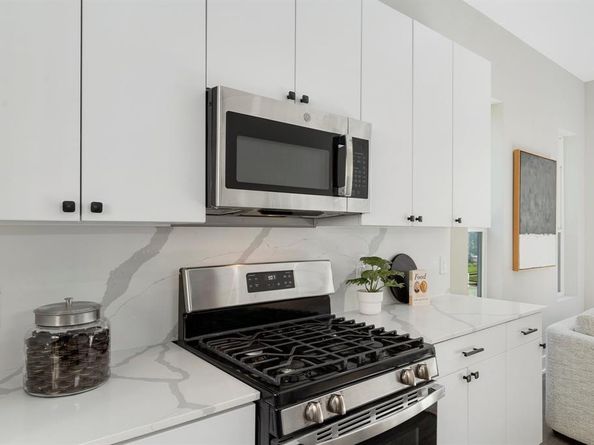 5810  Hudson Street , Dallas Texas 75206