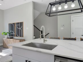 5810  Hudson Street , Dallas Texas 75206