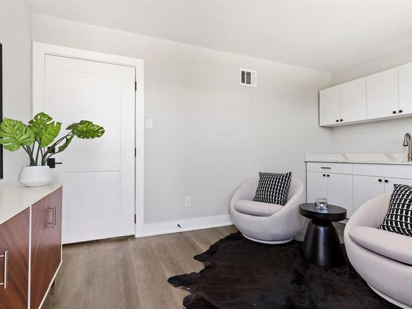 5810  Hudson Street , Dallas Texas 75206