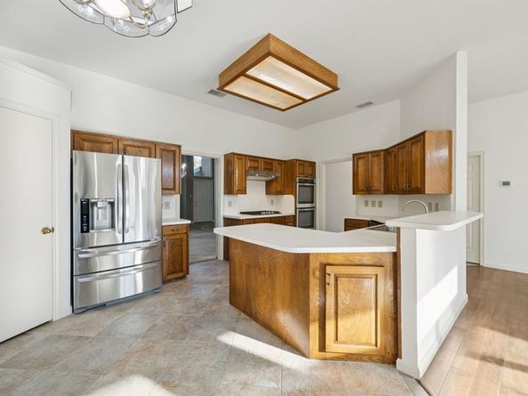 1115  Shawnee Trail , Carrollton Texas 75007