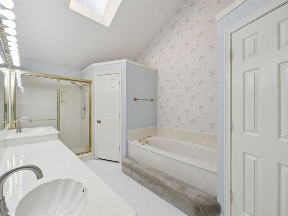 1115  Shawnee Trail , Carrollton Texas 75007