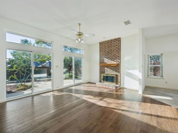 1115  Shawnee Trail , Carrollton Texas 75007