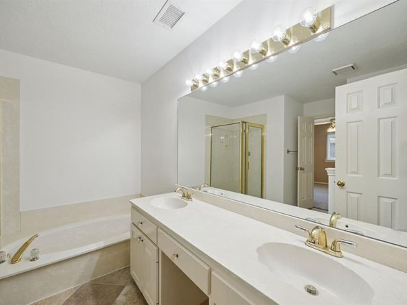 1115  Shawnee Trail , Carrollton Texas 75007