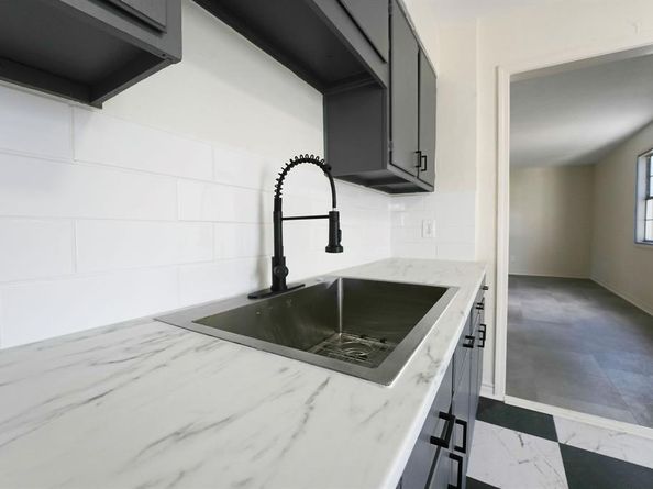 2512  Malvern Trail , Fort Worth Texas 76105