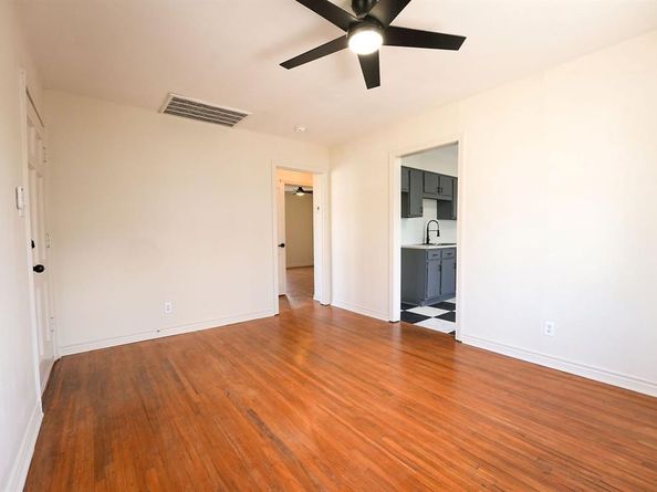 2512  Malvern Trail , Fort Worth Texas 76105