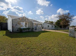 2512  Malvern Trail , Fort Worth Texas 76105