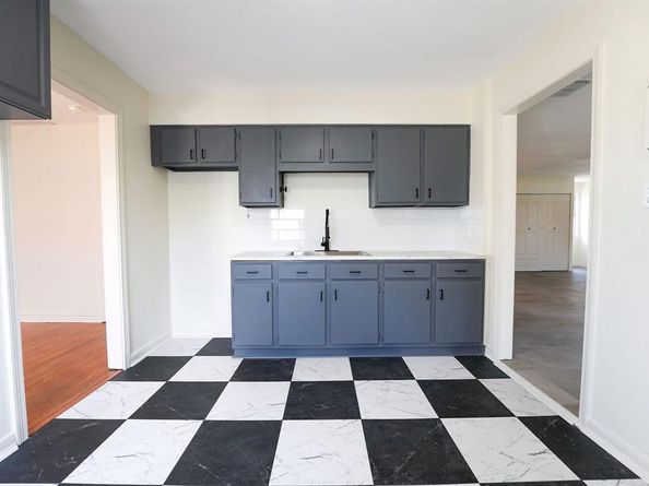 2512  Malvern Trail , Fort Worth Texas 76105