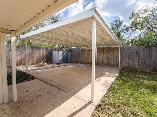 2512  Malvern Trail , Fort Worth Texas 76105