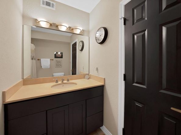 2722  Knight Street  407B, Dallas Texas 75219