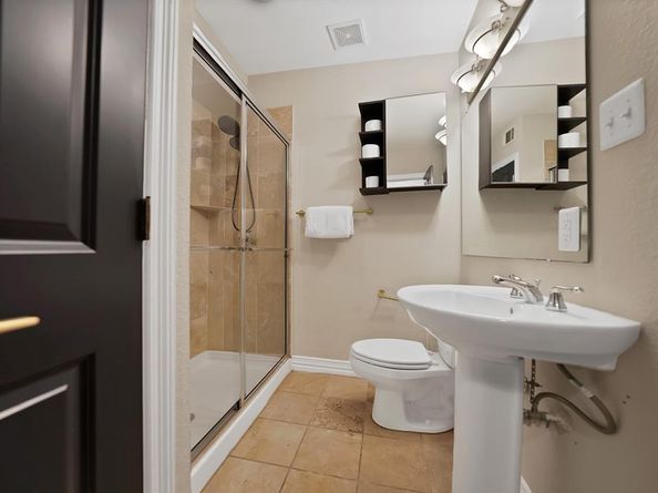 2722  Knight Street  407B, Dallas Texas 75219