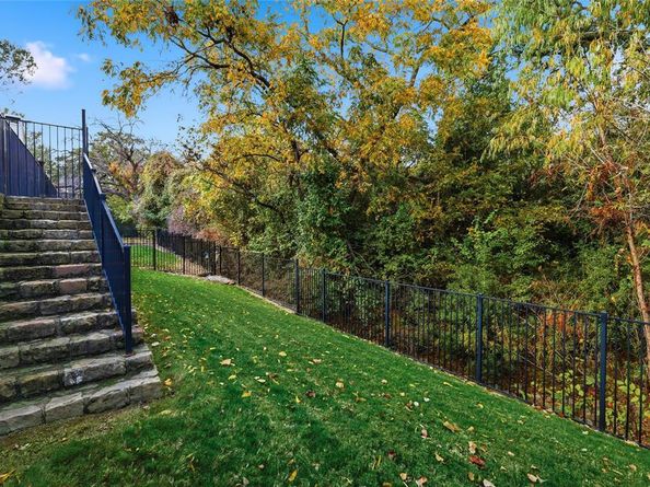 346  Hill Creek Lane , Grapevine Texas 76051