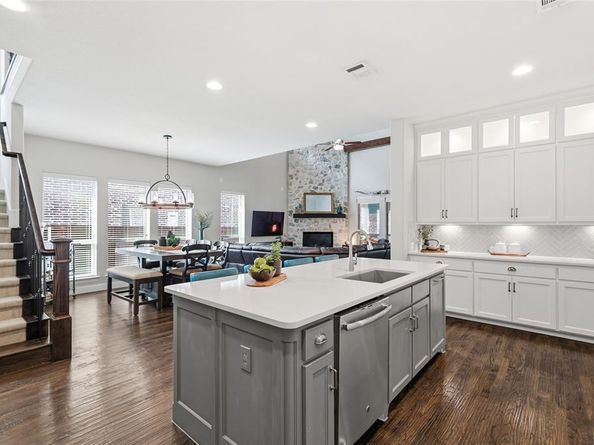 346  Hill Creek Lane , Grapevine Texas 76051