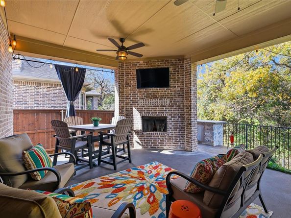 346  Hill Creek Lane , Grapevine Texas 76051