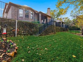 346  Hill Creek Lane , Grapevine Texas 76051