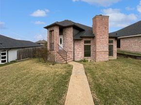 1726  Hillcrest Court , Balch Springs Texas 75180