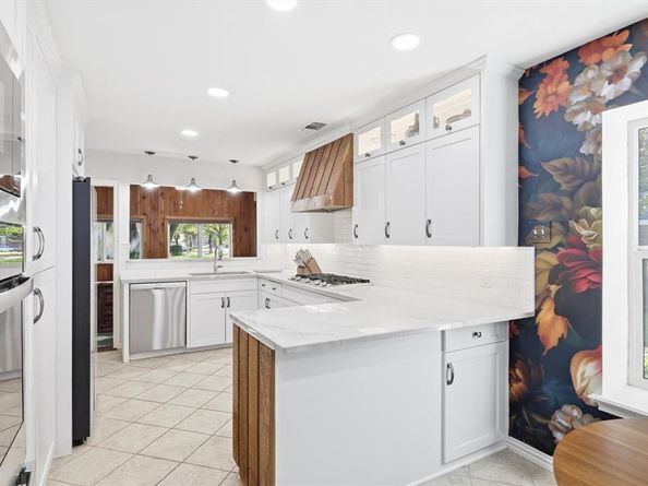 2813  Raintree Drive , Carrollton Texas 75006