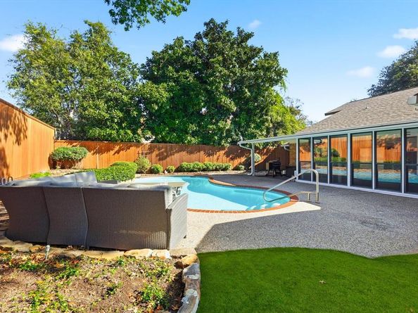 2813  Raintree Drive , Carrollton Texas 75006