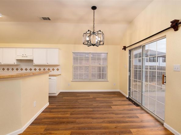 1302  Red Deer Way , Arlington Texas 76002