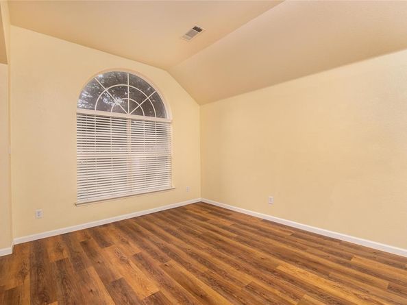 1302  Red Deer Way , Arlington Texas 76002